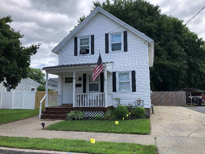 3 Bedroom 1 Bath full renovated home close to everything needed - Photo 1