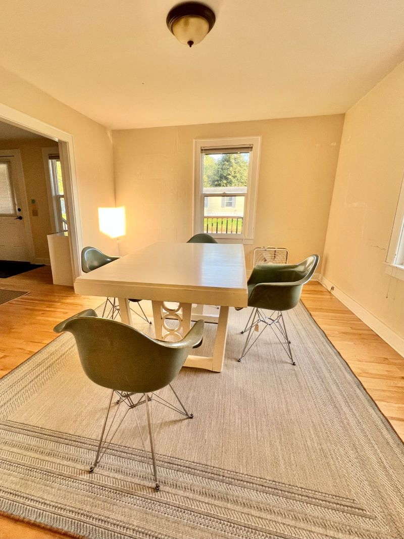 SUNNY 3-BDRM NEAR HOSPITAL and CENTER - Photo 8