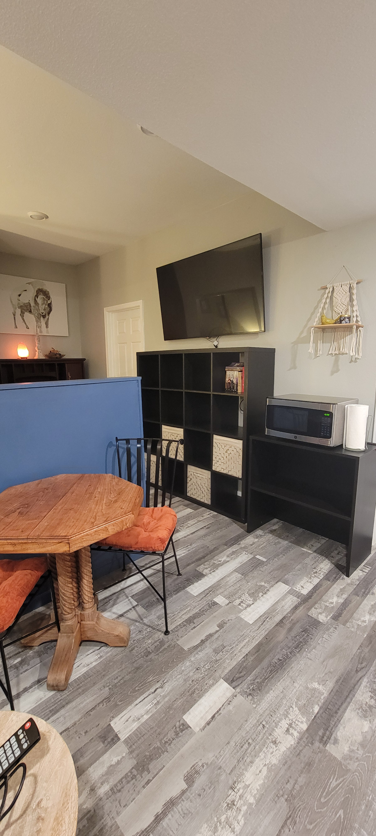 Private Furnished Studio + Backyard | Near Downtown & Hospitals - Photo 3