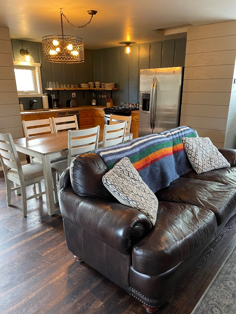 Quiet neighborhood. Nicely updated. Full Kitchen Studio - Photo 2