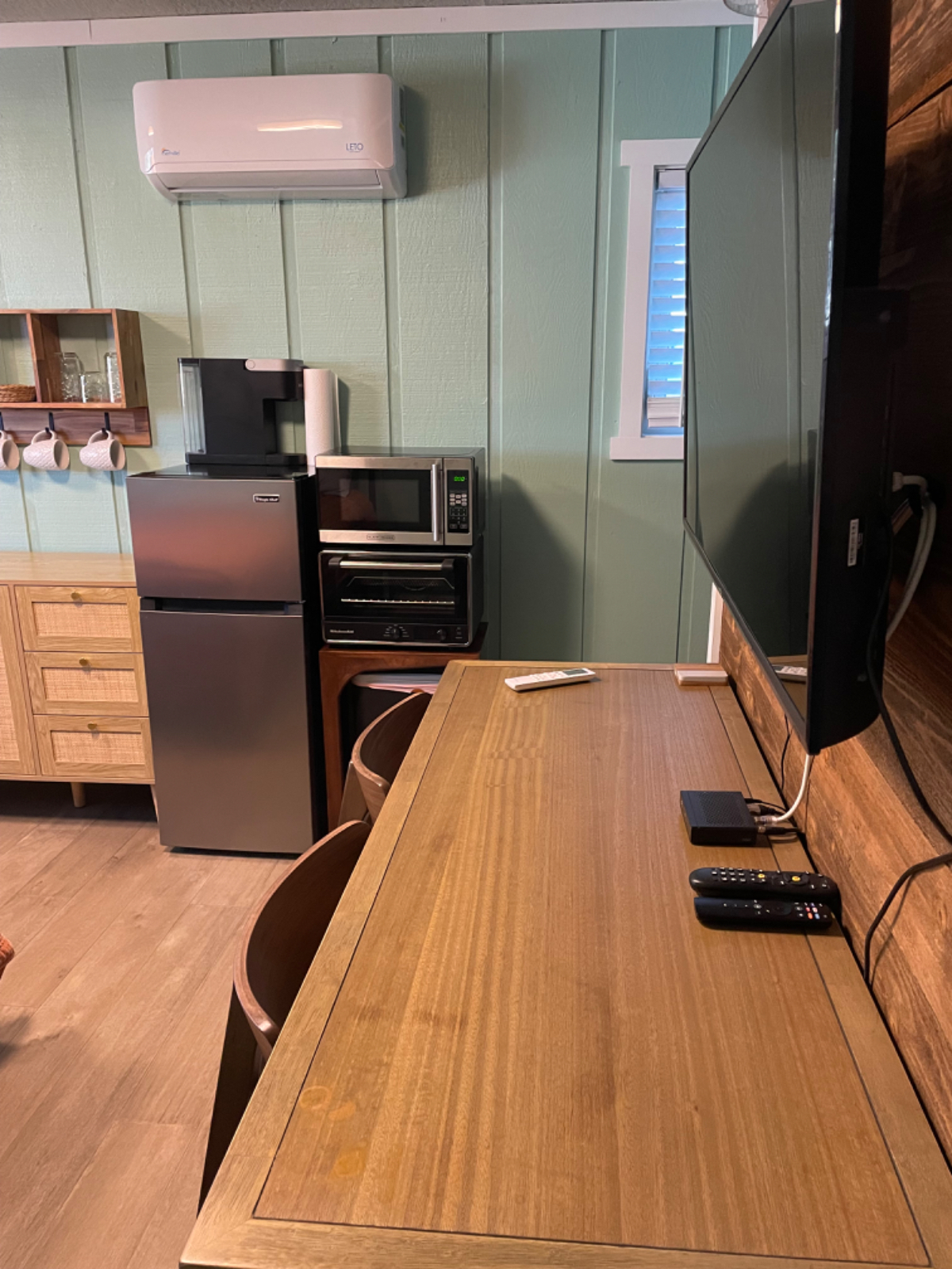 Quiet neighborhood. Nicely updated. Full Kitchen Studio - Photo 4