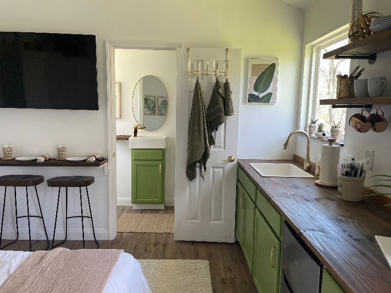 Tiny house with river view - Photo 5