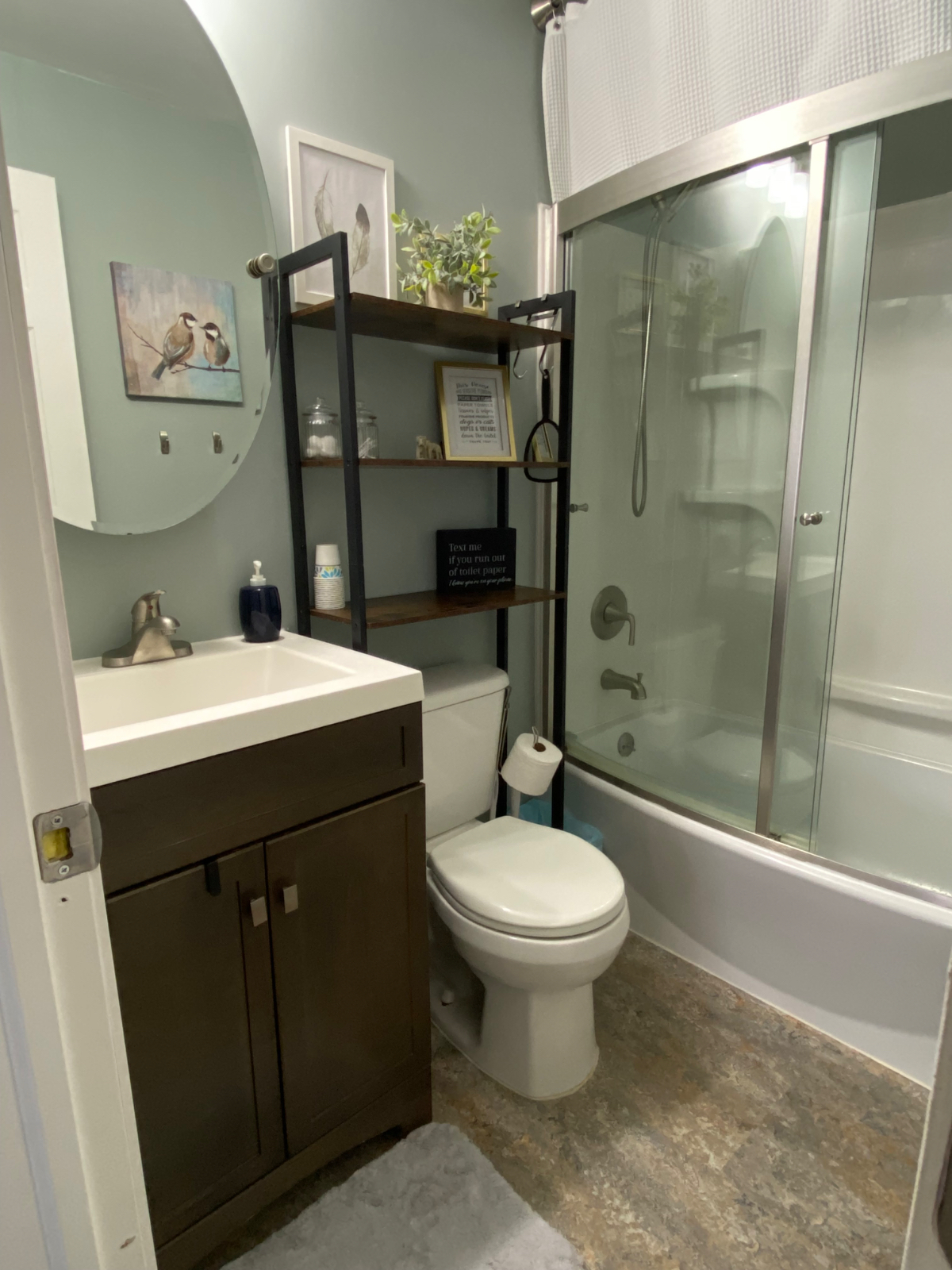 Apartment in Safe Neighborhood Near Wynn - Cozy, Clean, & Quiet - Photo 5