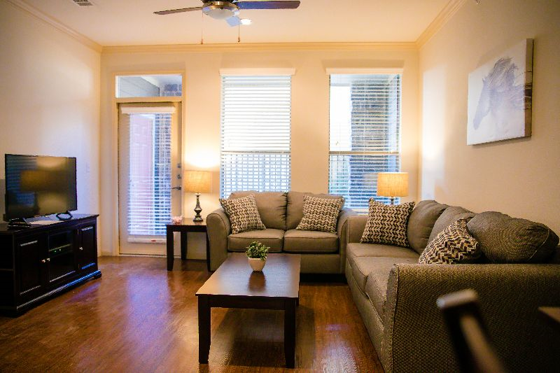 one bedroom - Photo 2
