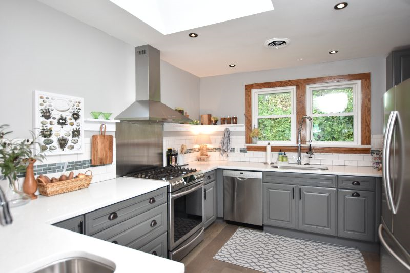 The Nest Cottage located in the charming Forest Lawn Community on Lake Ontario just 5 min from the B - Photo 2