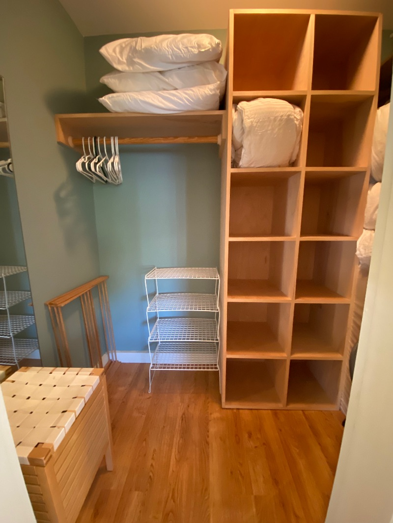 Light-Filled Furnished Apartment with Private Entrance & Deck - Photo 2