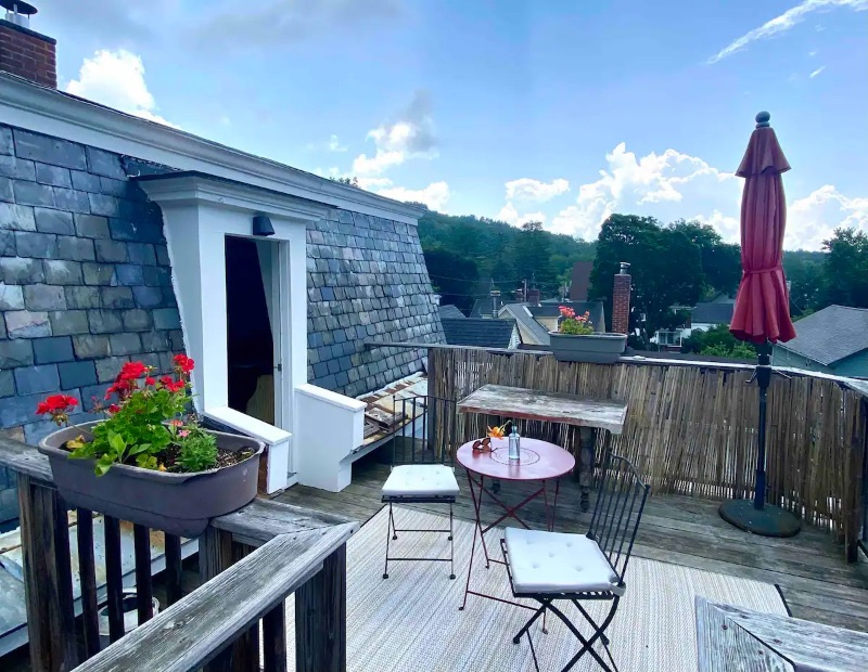 Light-Filled Furnished Apartment with Private Entrance & Deck - Photo 12