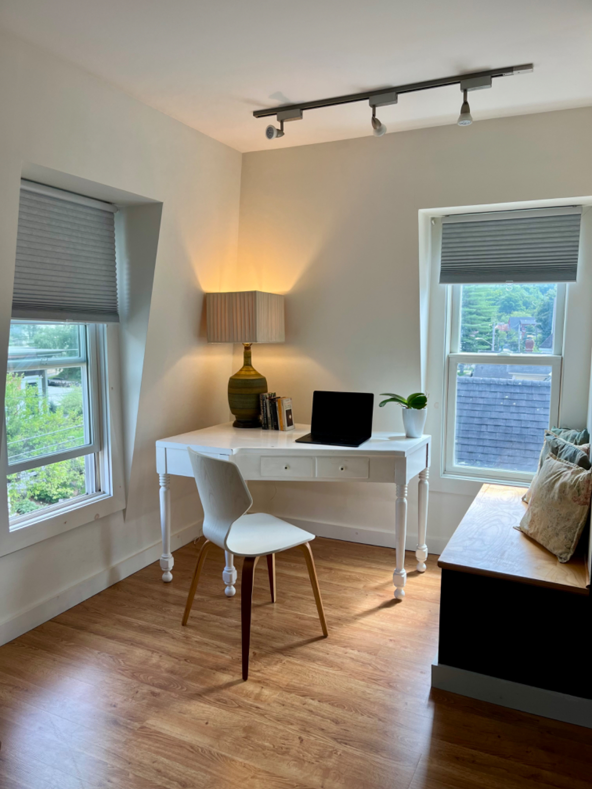 Light-Filled Furnished Apartment with Private Entrance & Deck - Photo 3