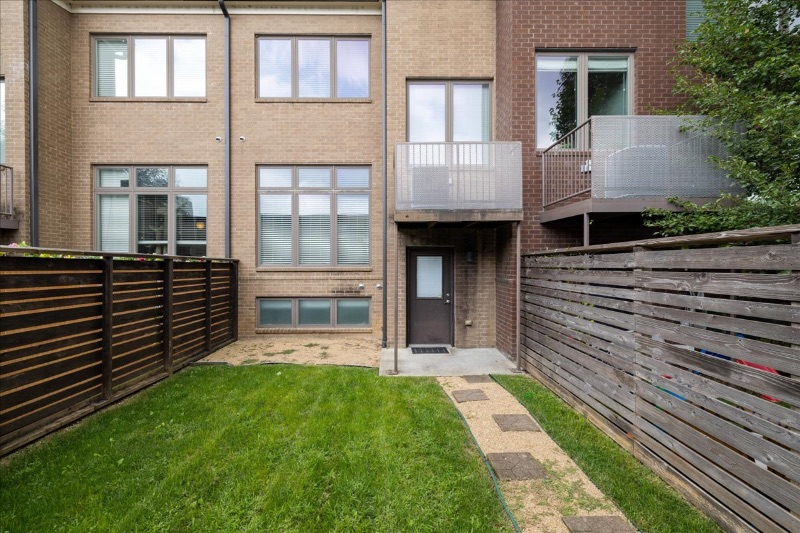 CondoNulu Louisvilles Prime Accommodation For Medical Professionals - Photo 2