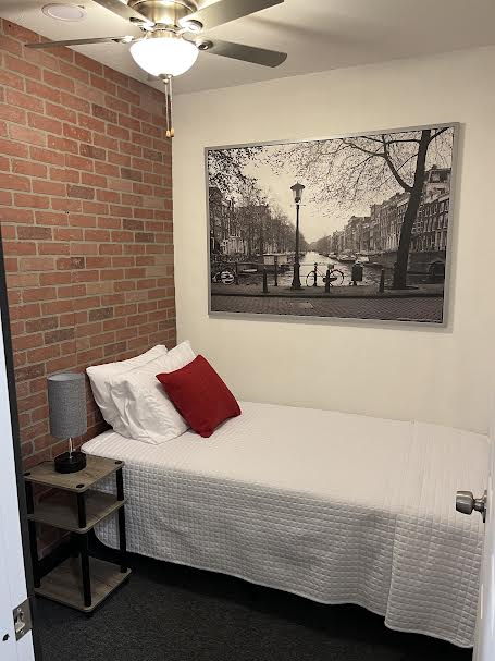 Fun! Modern Efficiency Apartment - Photo 7