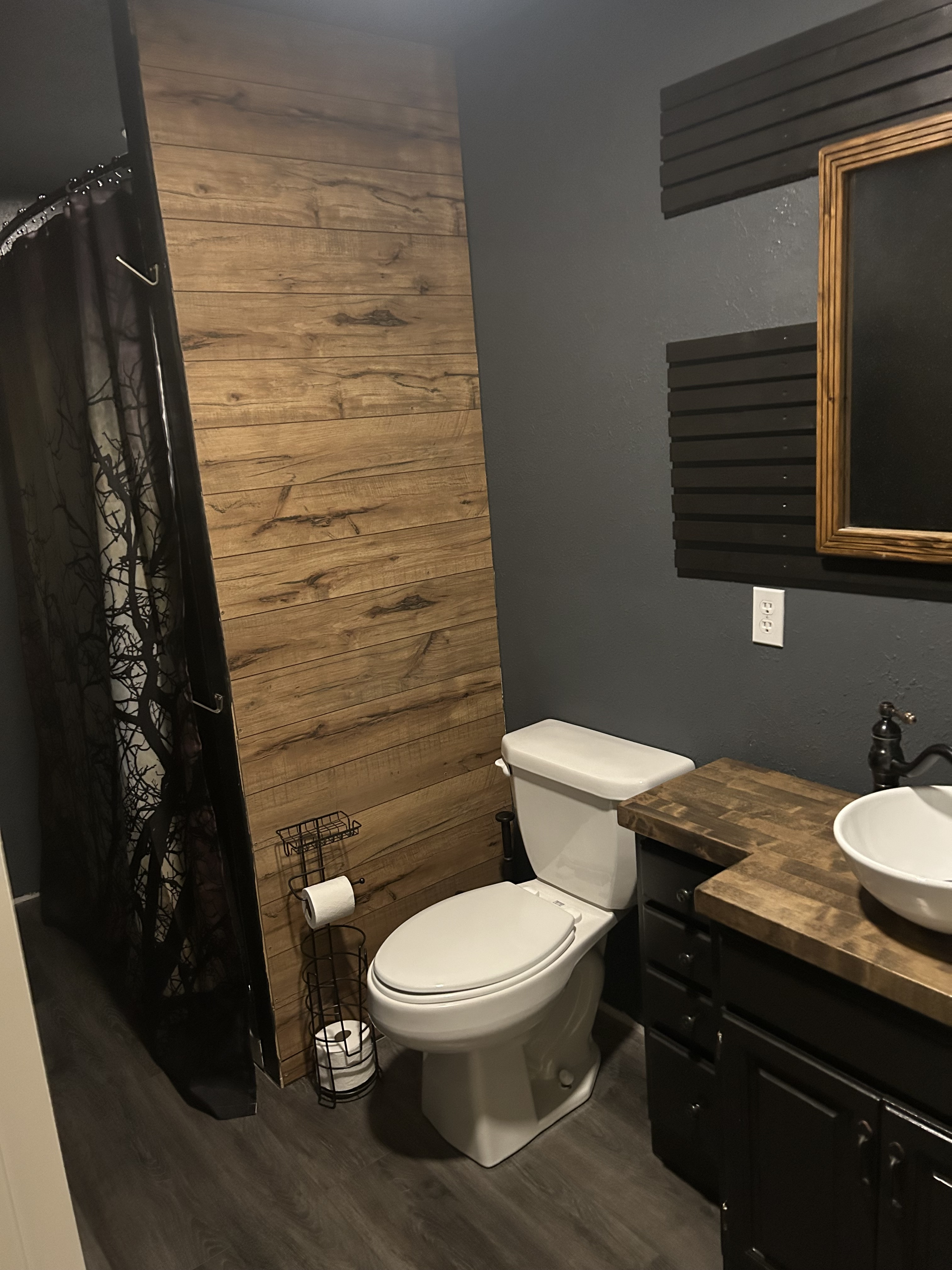 Fun! Modern Efficiency Apartment - Photo 3