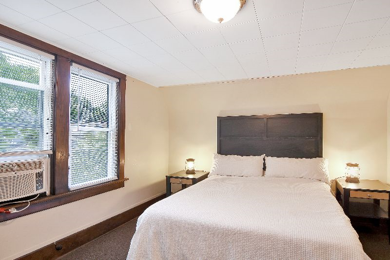 Spacious Buffalo/Niagara Falls Getaway - Photo 10