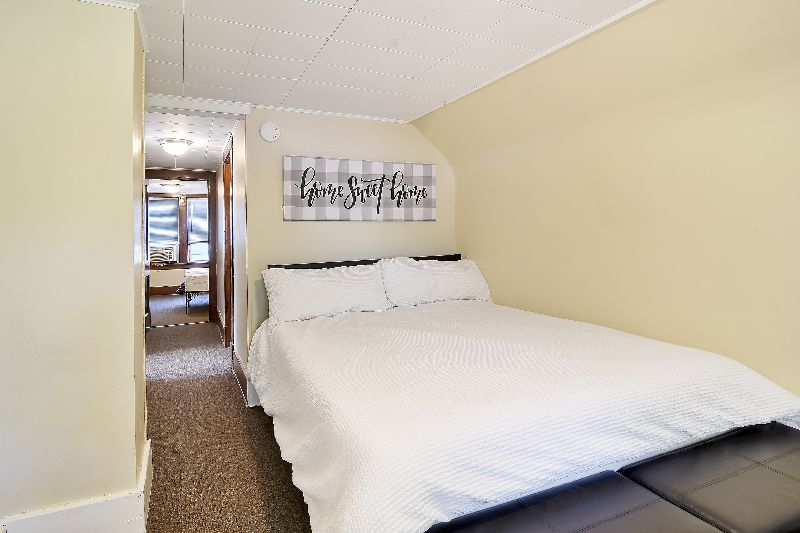 Spacious Buffalo/Niagara Falls Getaway - Photo 12