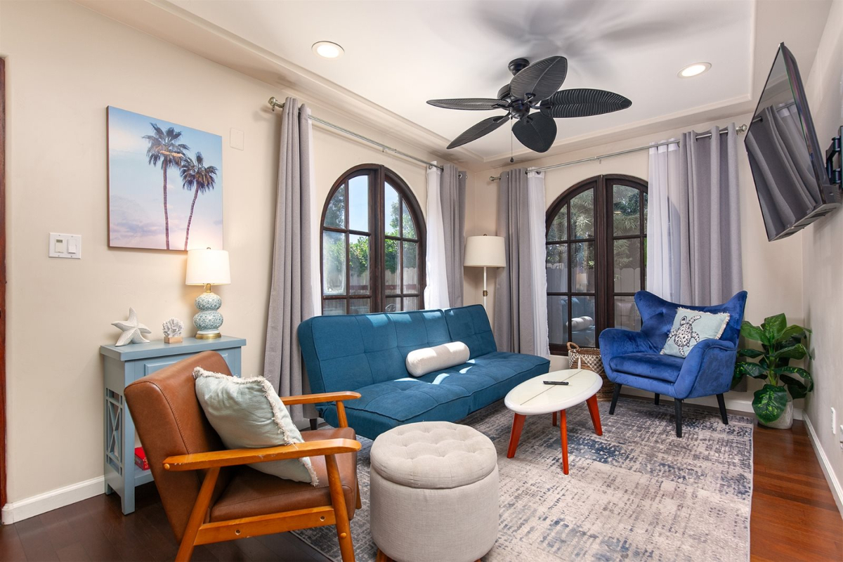 SD Pet Friendly Beach Cottage A/C, W/D, & 5 blocks from Beach - Photo 4