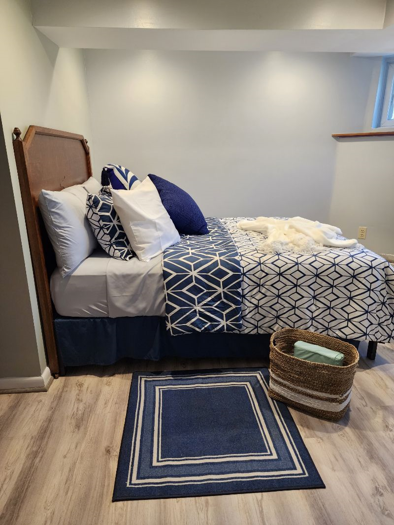 Welcome to a beautifully remodeled English Basement - Photo 6