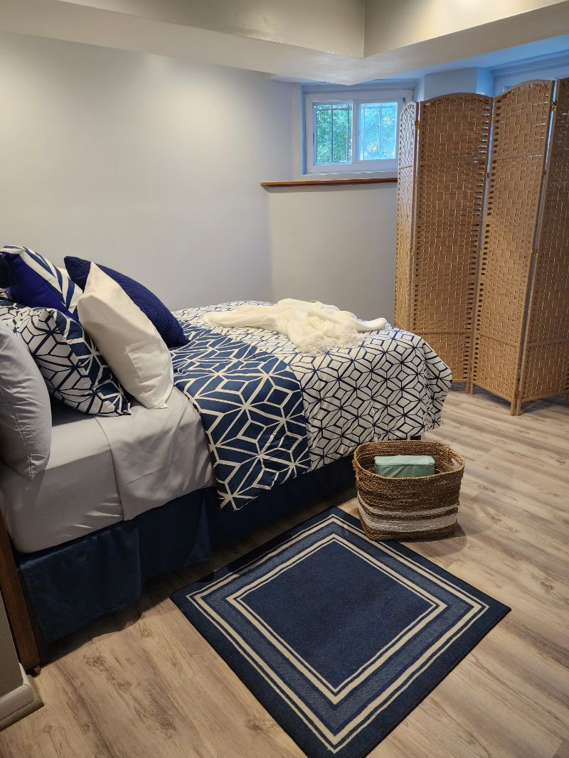 Welcome to a beautifully remodeled English Basement - Photo 8