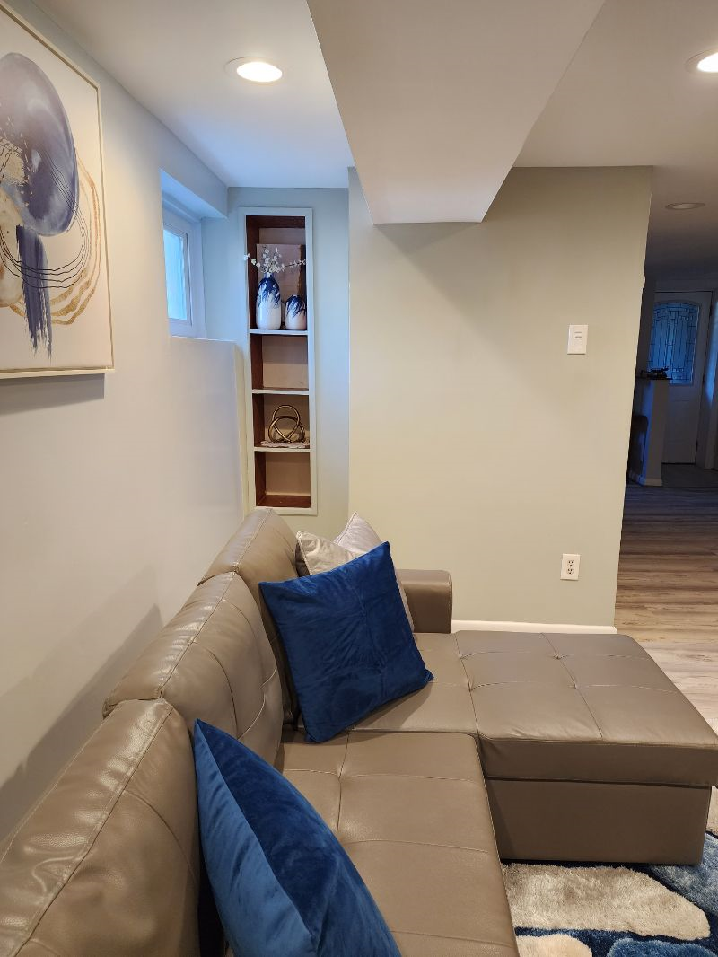Welcome to a beautifully remodeled English Basement - Photo 11