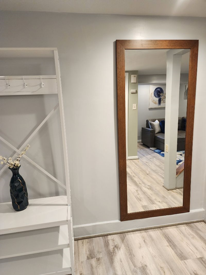 Welcome to a beautifully remodeled English Basement - Photo 4
