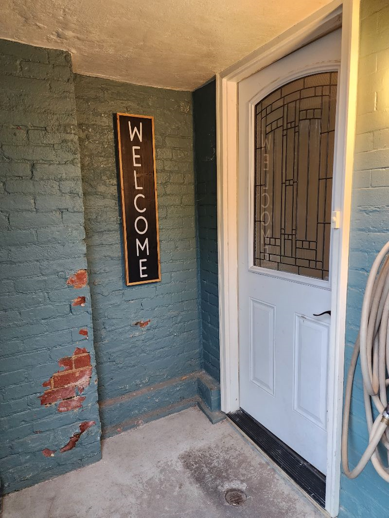 Welcome to a beautifully remodeled English Basement - Photo 1