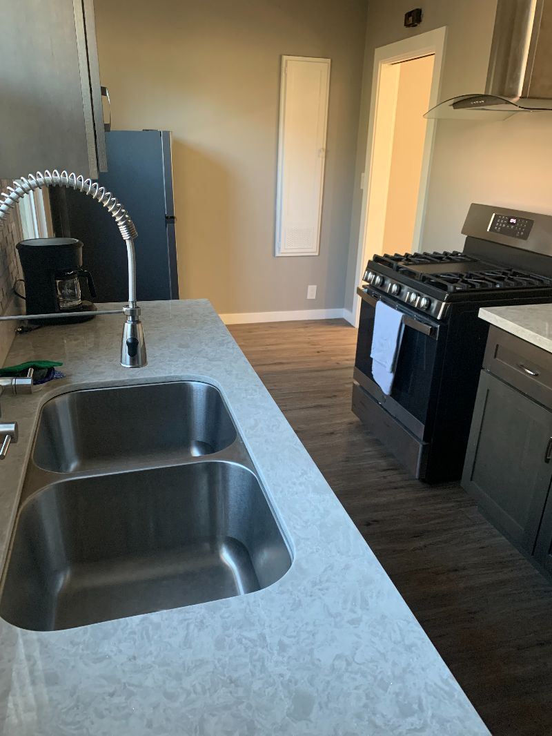 Private 1 Bedroom unit in Jefferson Park duplex - Photo 4