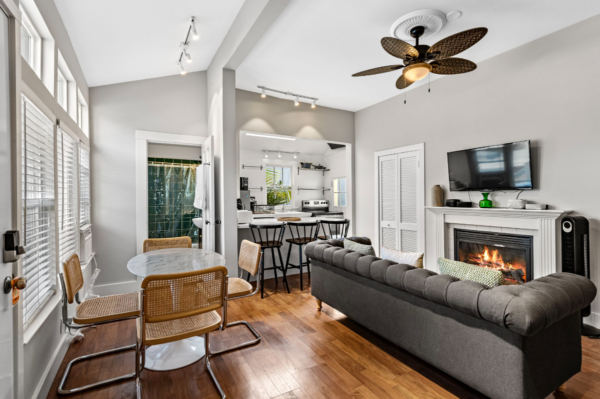 Spacious 2 bedroom Entire Apartment Unit 10