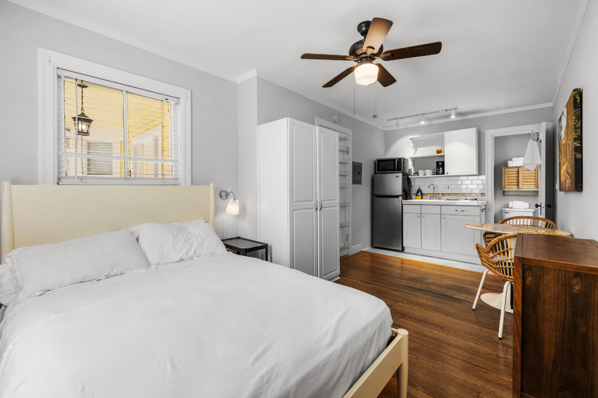 Cozy Studio Unit 6