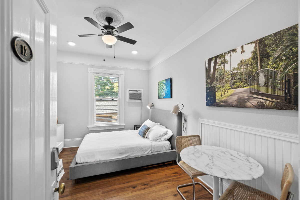 Stylish Studio Unit 12