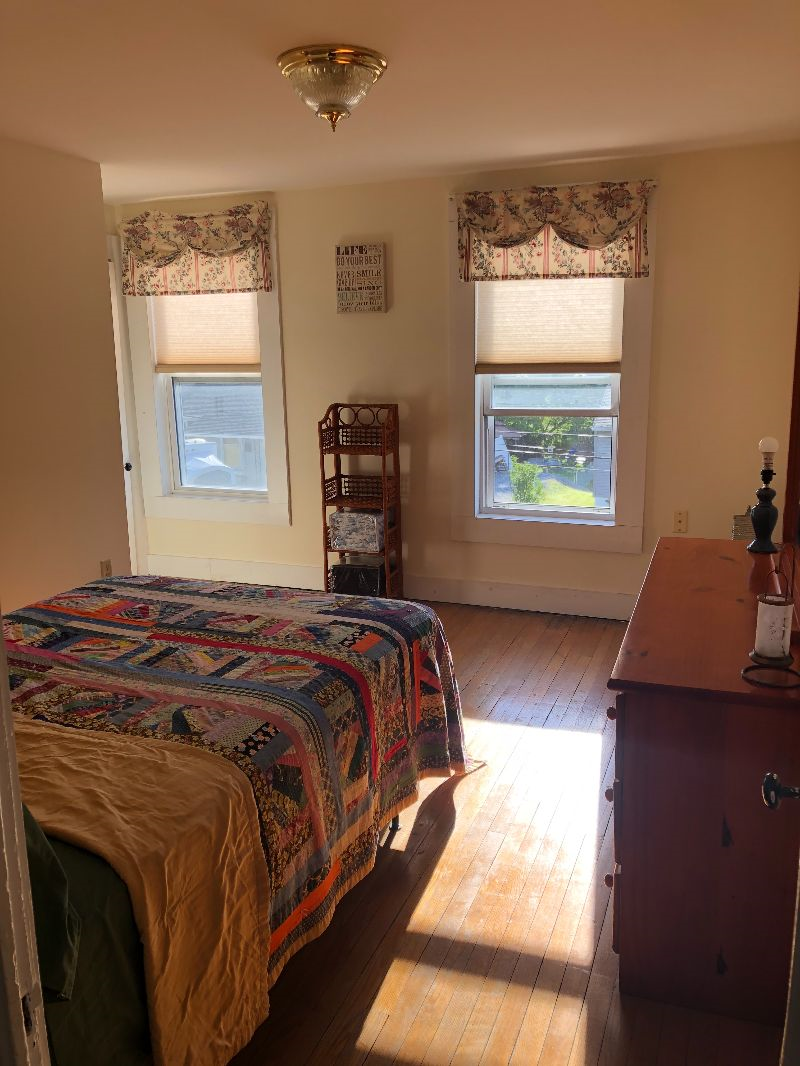 Rutland , Vermont Fully Furnished - Photo 3
