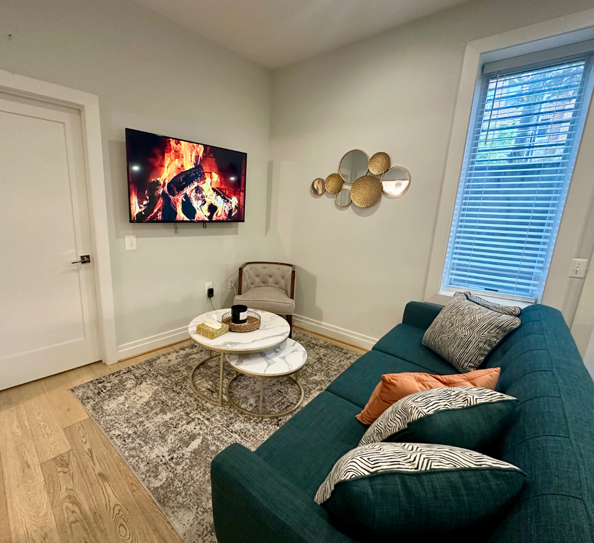 Cozy Condo - Photo 2