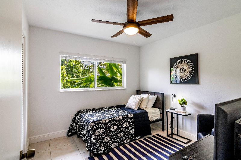 Tropical Retreat 5 bed by Baptist Room 1