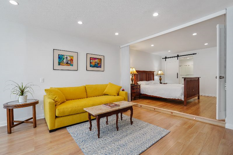 Beautifully Remodeled 1B & 1B near Beverly Hills - Photo 4
