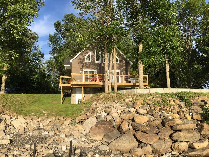 Lake House on Lake Champlain - 15 mins to NWMC - Photo 4