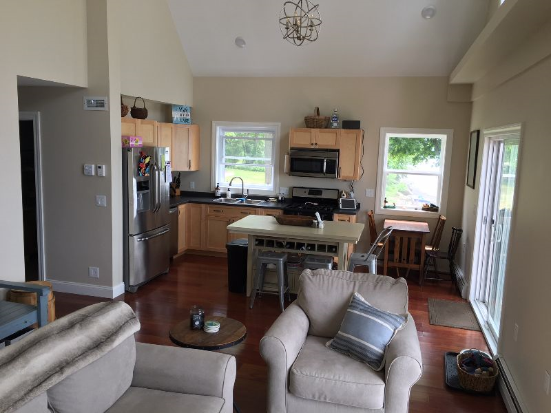 Lake House on Lake Champlain - 15 mins to NWMC - Photo 8