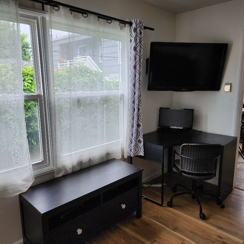 3.5 Blocks From The Beach Fully Furnished Two Bedroom Unit - Photo 6