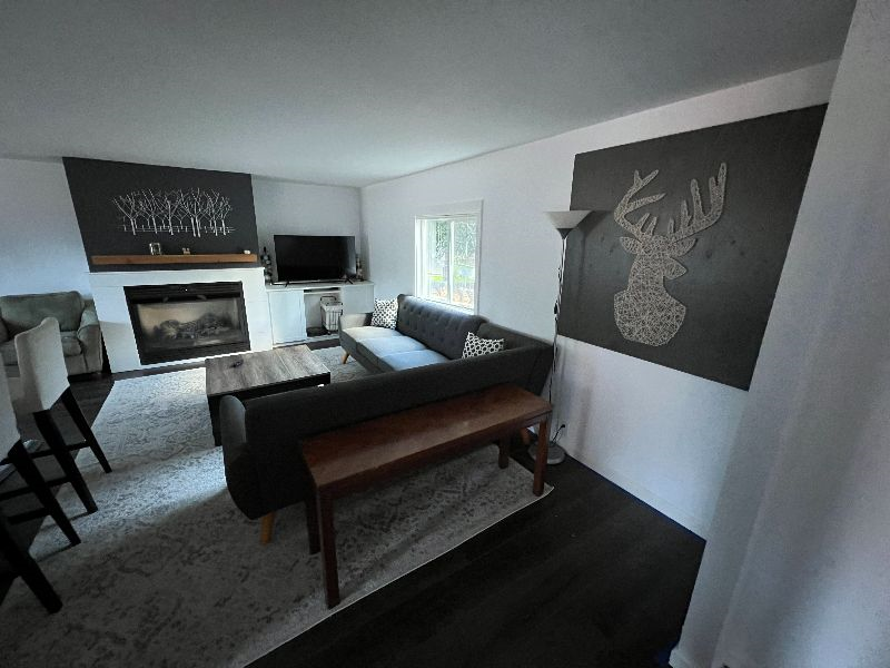 Cozy 3 bedroom house w/ indoor fireplace and king sized bed - Photo 2
