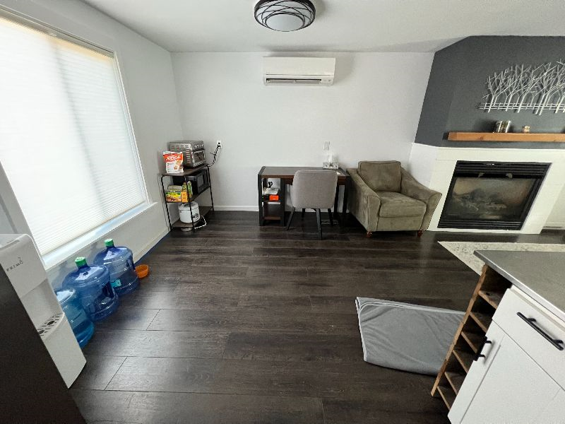 Cozy 3 bedroom house w/ indoor fireplace and king sized bed - Photo 4