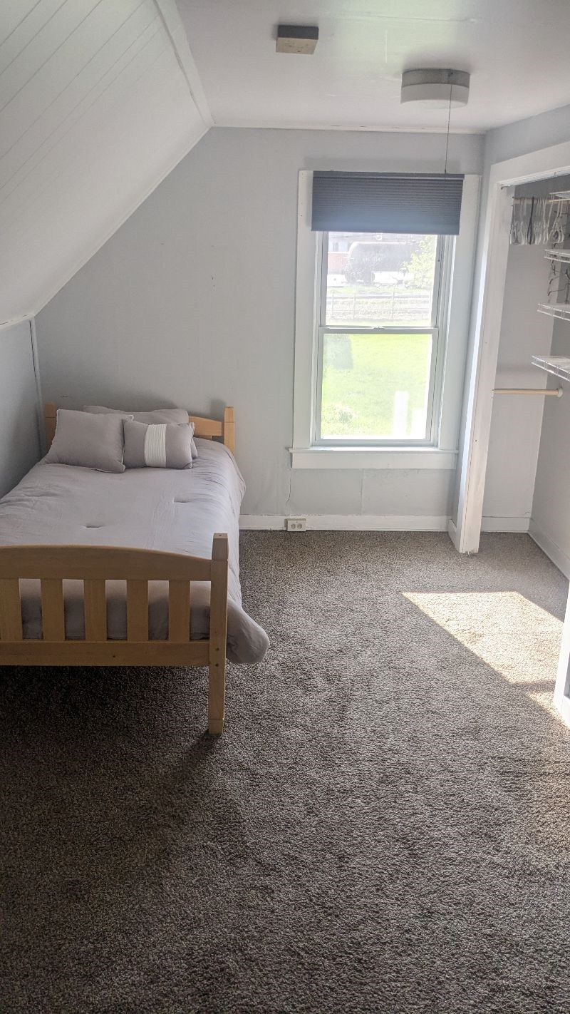 Available Immediately - Fully Furnished Apartment - no room sharing - Photo 7
