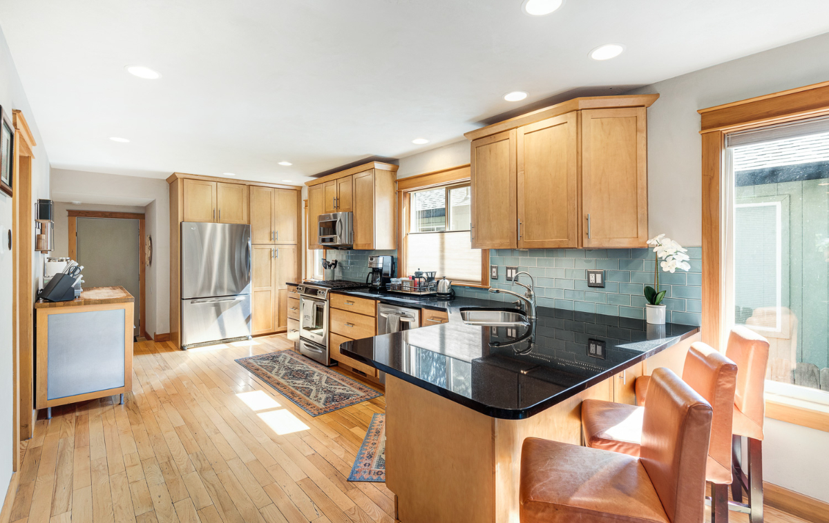 Bright, spacious Bend home - Photo 5