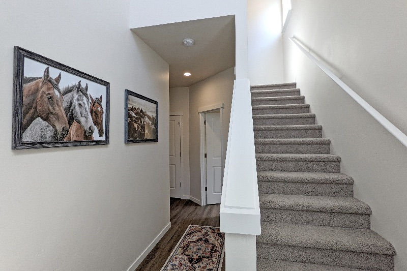 Sparkling Pilot Butte Townhome - Photo 2