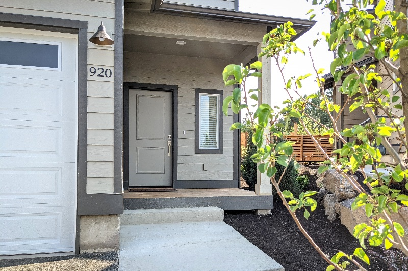 Sparkling Pilot Butte Townhome - Photo 3