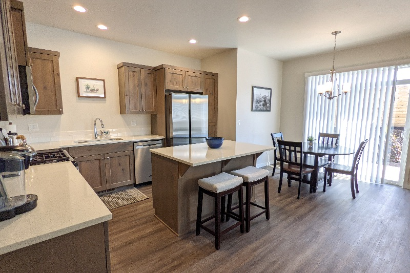 Sparkling Pilot Butte Townhome - Photo 5