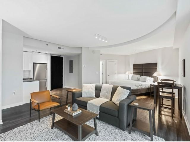Modern and Spacious Studio in Buckhead