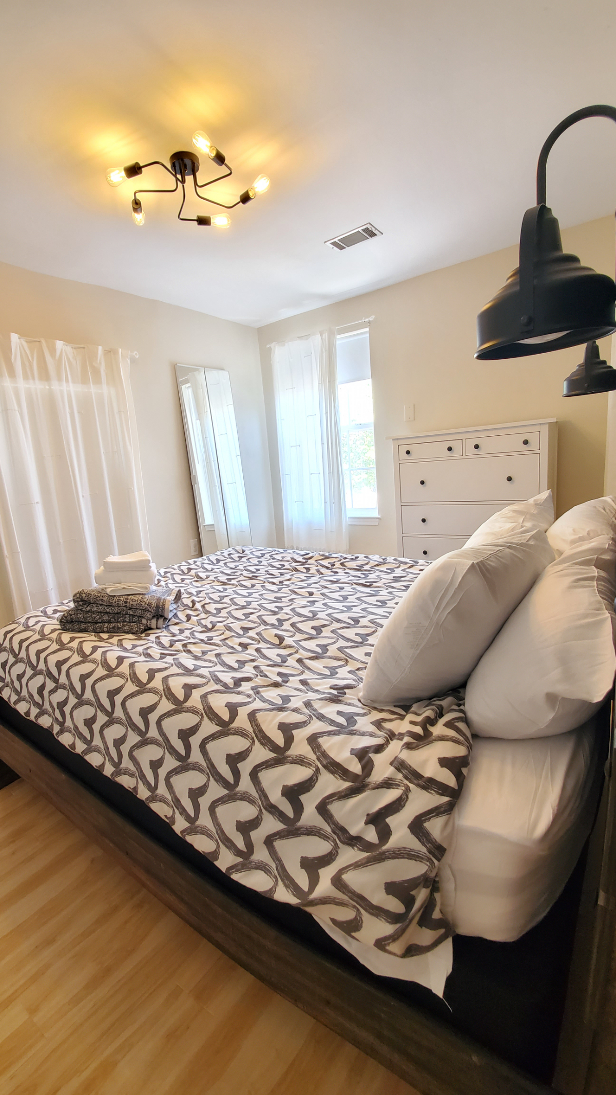 NEST ABOVE THE REST Clean Crisp Furnished