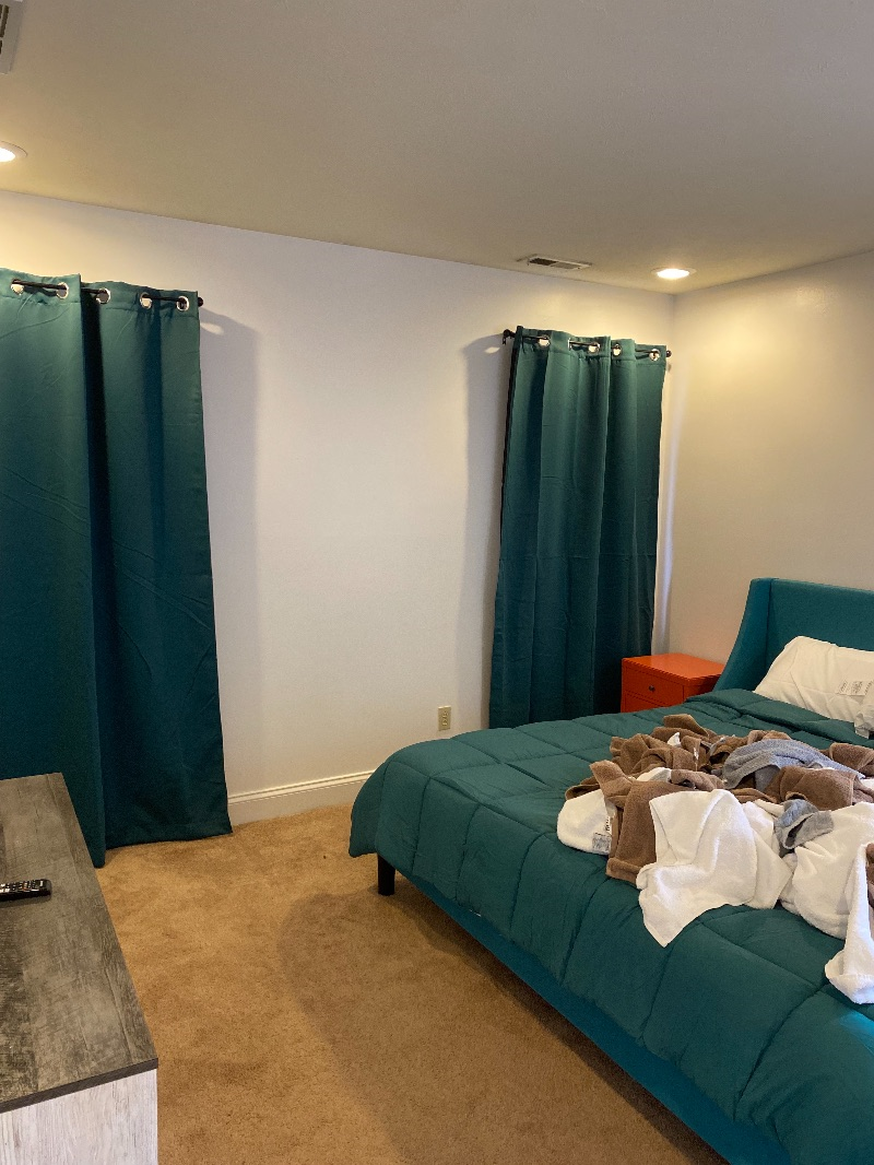 Spacious 3 Bedroom Close to Everything - Photo 5