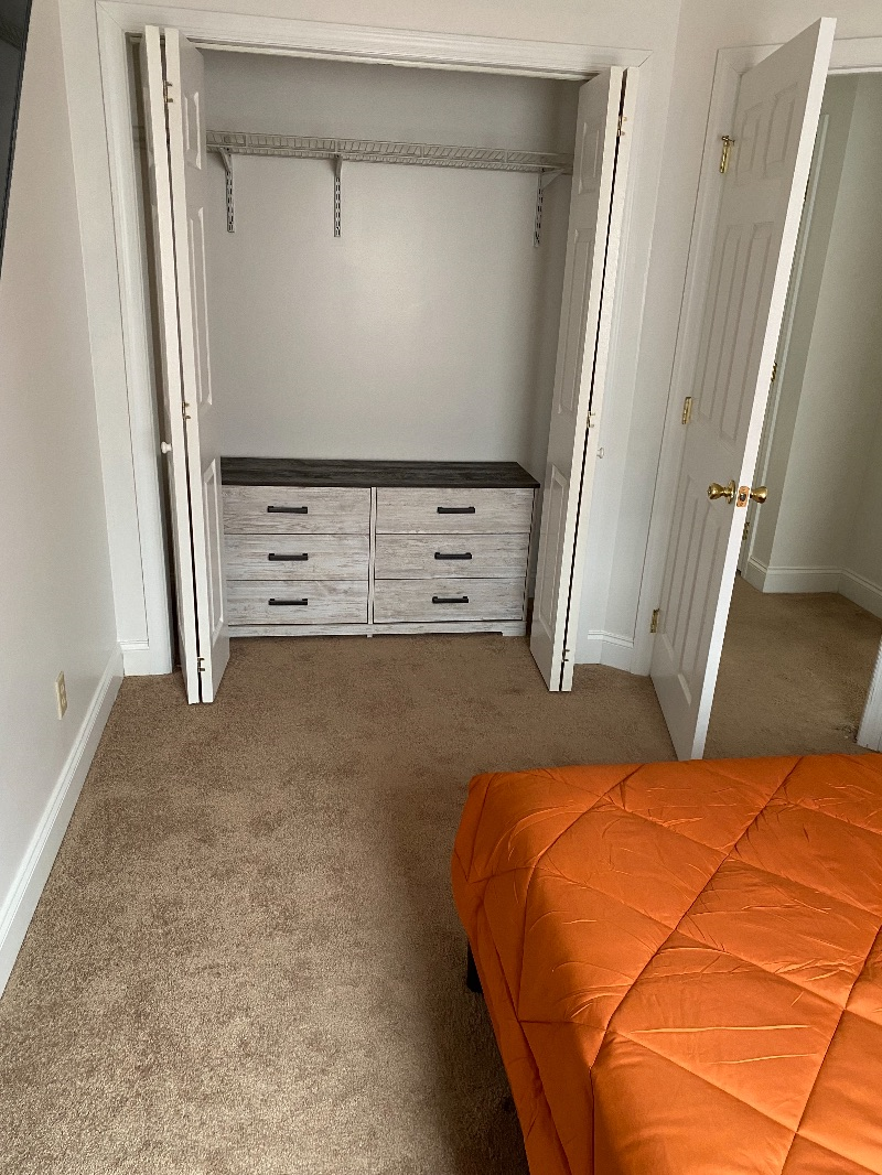 Spacious 3 Bedroom Close to Everything - Photo 11