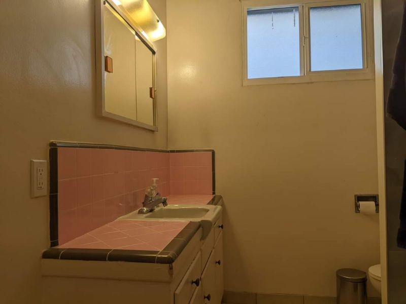 1 fully furnished bed and private bath in shared 2 bed/bath near UCLA, Cedar Sinai, Kaiser (West LA, Beverly Hills, Santa Monica) - Photo 2