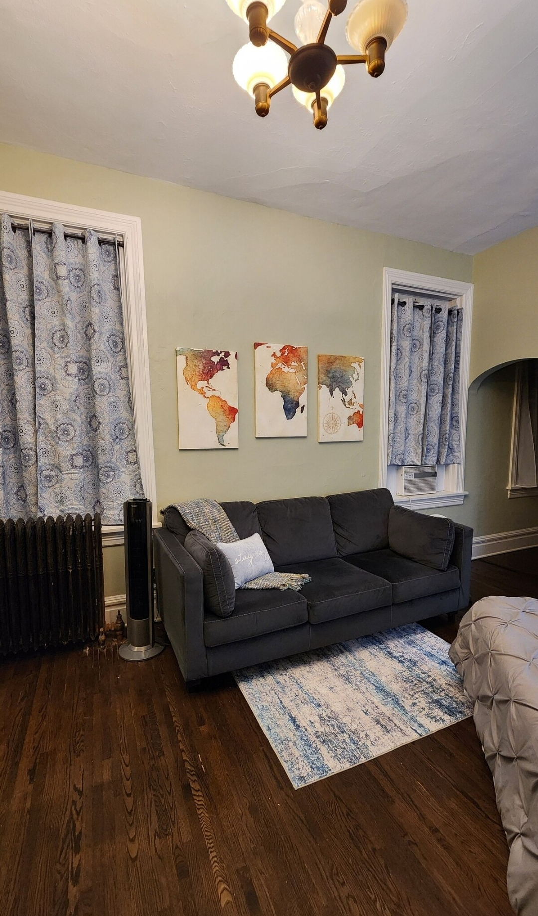 Black Oak Studio Apartment