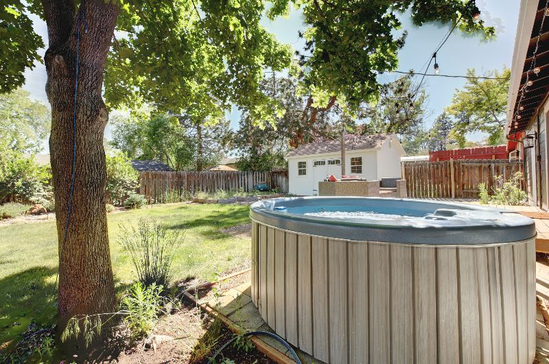 Modern, Fully Furnished 3BR Bend Home w/ Hot Tub & Workspace (Avail October 1 2026)) - Photo 2