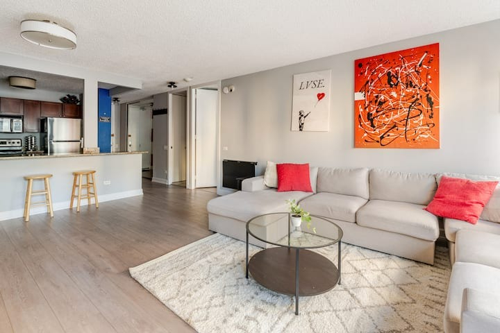 Rarely available - Amazing Condo in River North / Gold Coast - Photo 2