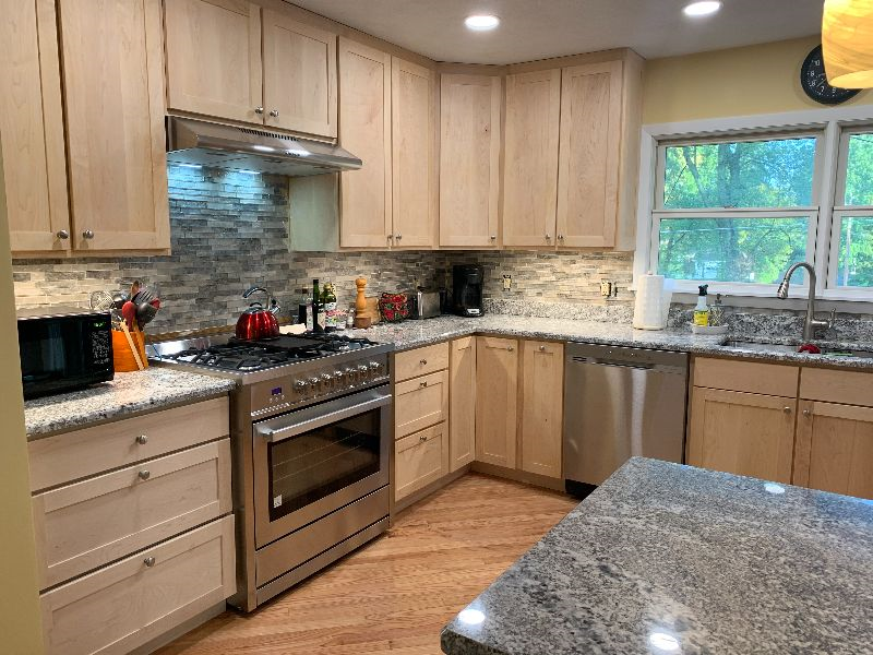 Home in beautiful, safe neighborhood home, walking distance to town and college - Photo 3